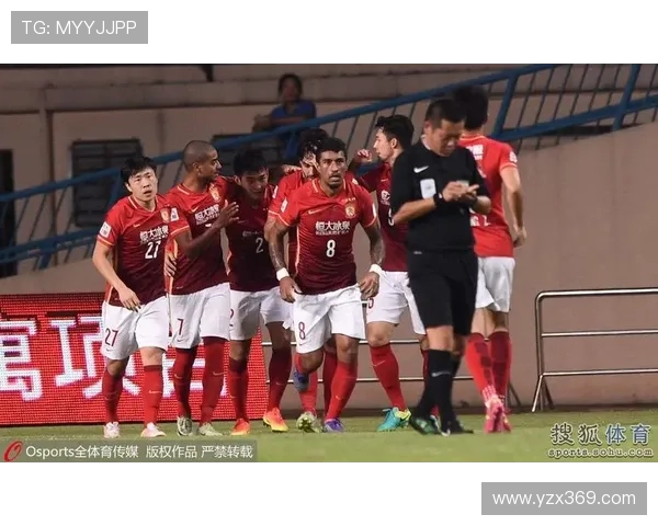 中国足球超级联赛激战正酣 恒大再创辉煌 山东泰山逆袭成功