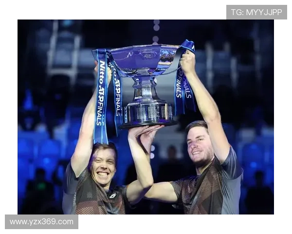 网球巨星奋力争夺年终总决赛席位 新一轮激烈角逐拉开帷幕